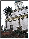 2008, kácení přerostlých smrků na Sezimově náměstí, foto Ludmila Vomlelová