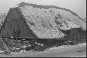 1965, stará stodola v Havlíčkově ulici před demolicí