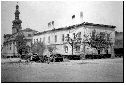 1945, hořící německá technika a budova soudu 9. kvěna